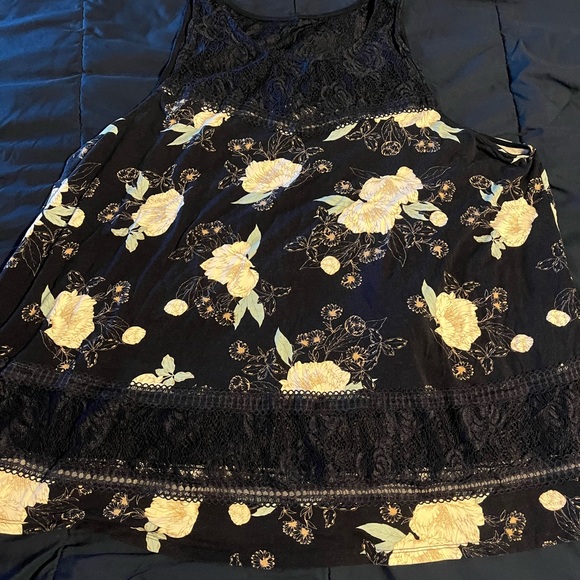 Torrid Tank top - Picture 2 of 2